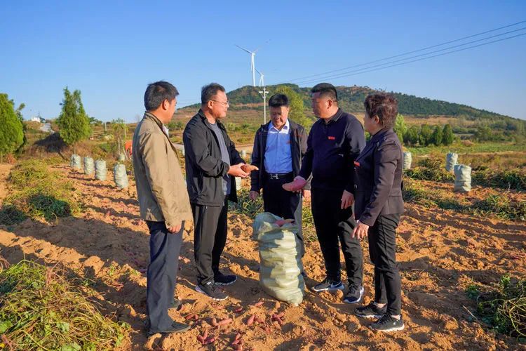 “问景何以美如许?一片丹心山水间。”这一2.jpg “问景何以美如许?一片丹心山水间。”这一2.jpg