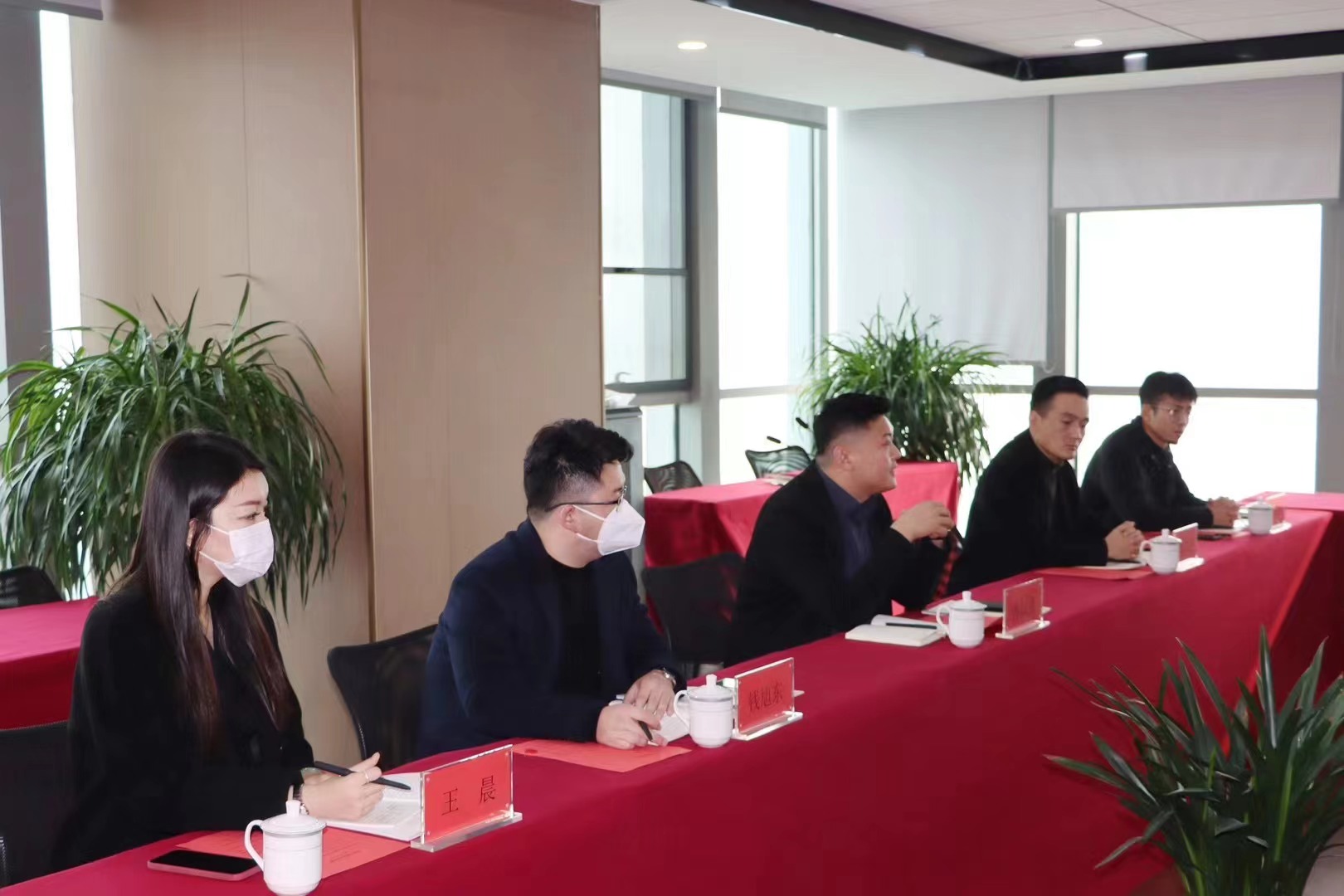 我院与沂蒙建工进行交流合作2.jpg