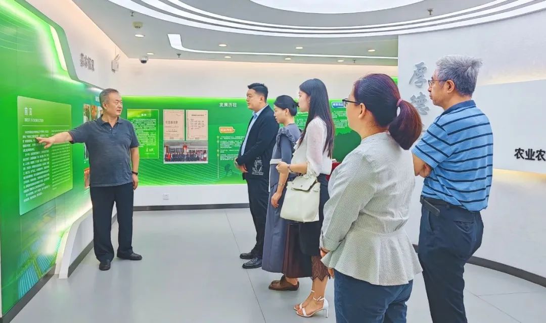 座谈会上，孙汉雷简要汇报了我院在助力乡村振兴2.jpg