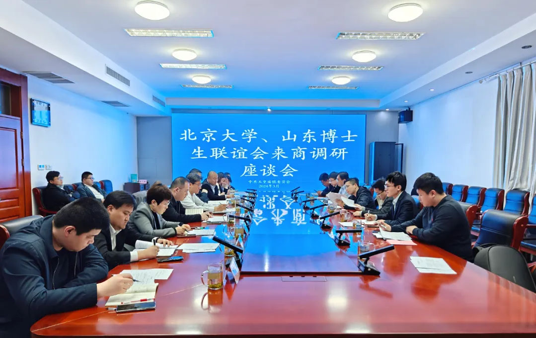考察团一行先后到相关乡镇、企业.jpg