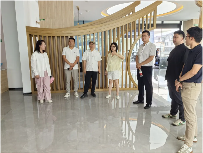 此次座谈考察是校企协同助力乡村振兴的生动实践1.png